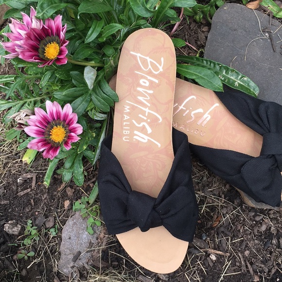 Blowfish Shoes - Restocked 🖤Blowfish 🐡 Black Slip ons Sanda…